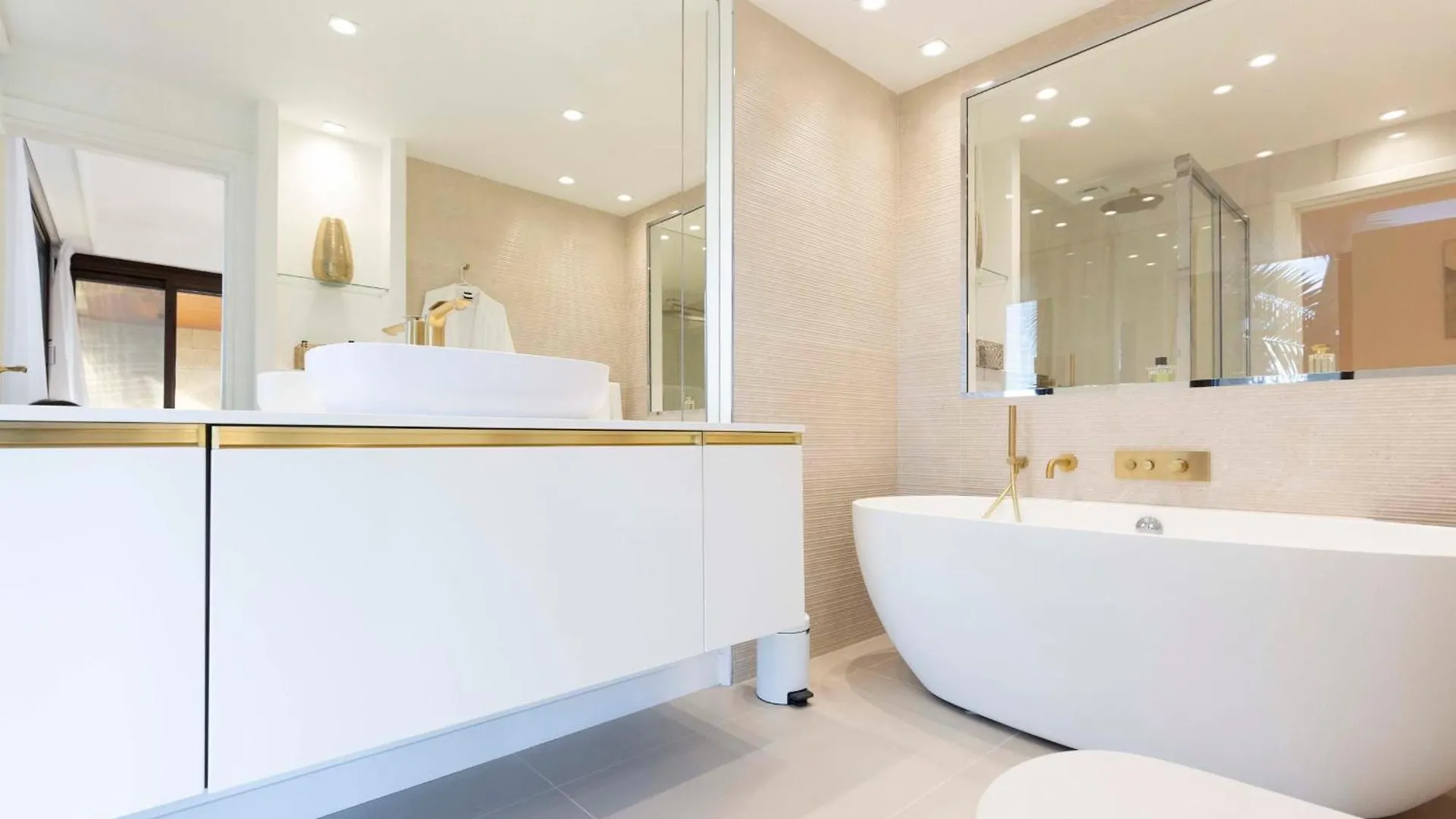 Exceptional Super-Cannes Glaieuls With Sea View Swimming Pools Jacuzzi Vallauris